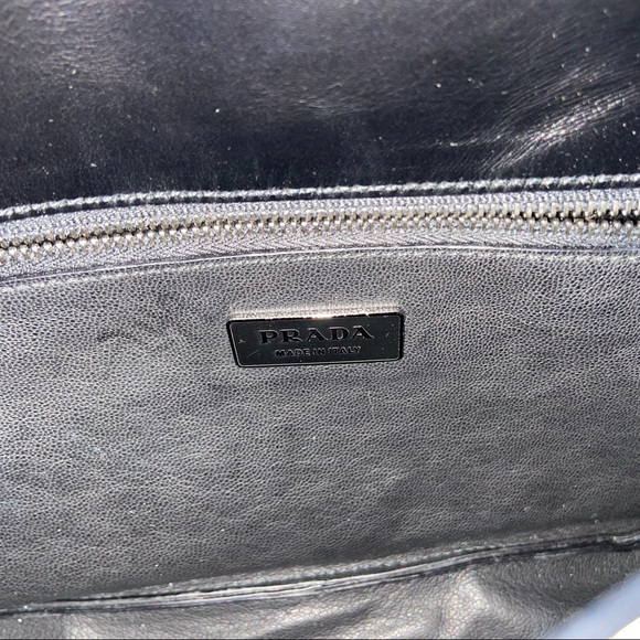 🕴PRADA Glossy leather sachet bag 💯 Unisex - Picture 17 of 17